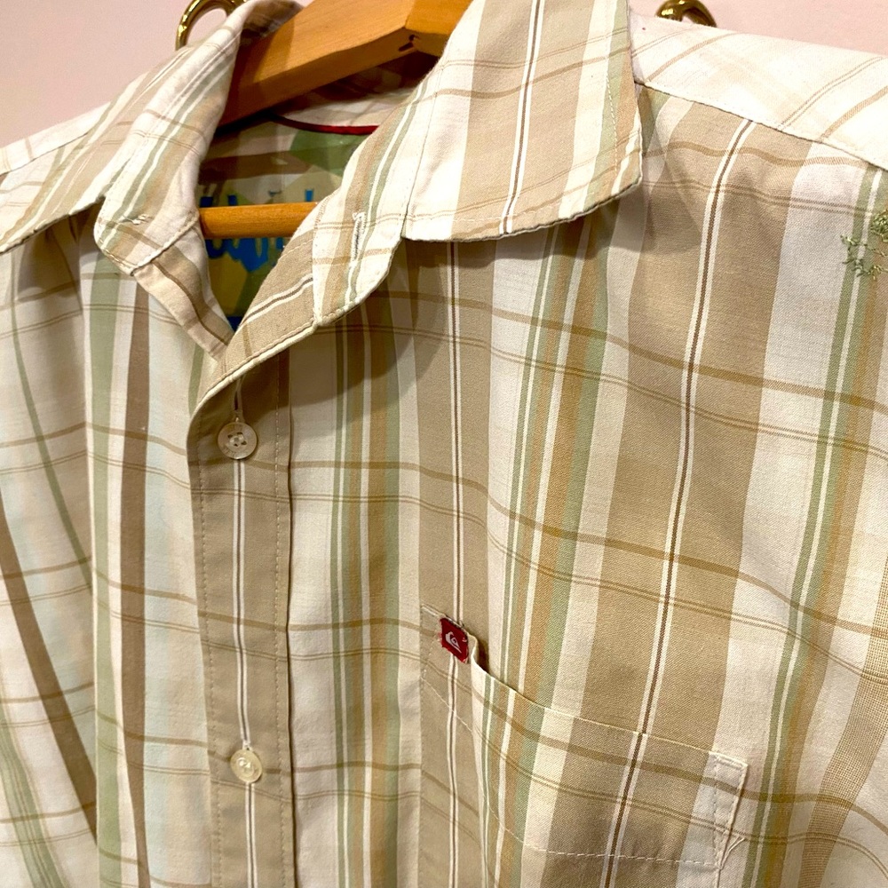 MENS LARGE QUIKSILVER PLAID POLO; TAN,GREEN,WHITE
